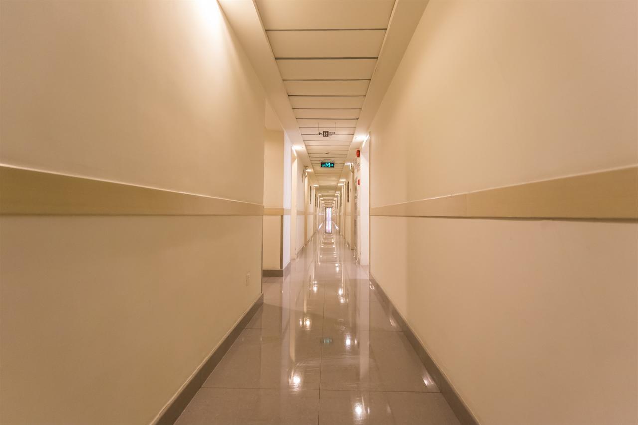 فندق جينجيانج إن زيشوان تونجكيان سكوير تزيبو المظهر الخارجي الصورة